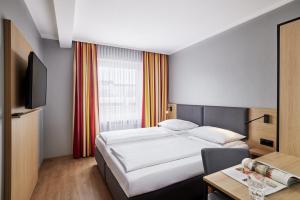 Standard Double Room room in Hotel Central Hamburg