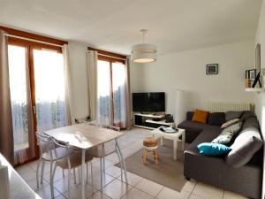 Appartements T1 Confortable a 2 Pas du Centre d'Annecy avec Parking et Terrasse - FR-1-432-44 : photos des chambres