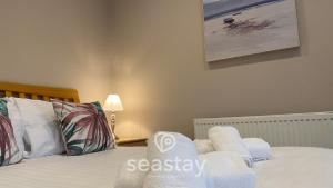 Lunas Seaview Apartment Sleeps 4 Parking Beach