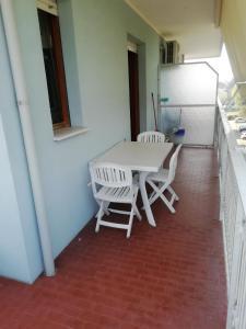 Holiday flat by the pool