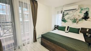 Private House - Garden & BBQ - Walk to Gondola
