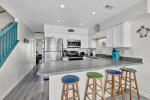 Amazing Sound View Home with Pool - نورث توبسالي بيتش