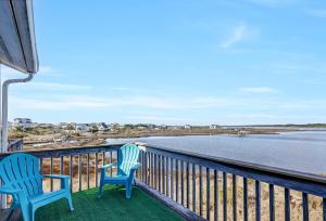 Amazing Sound View Home with Pool