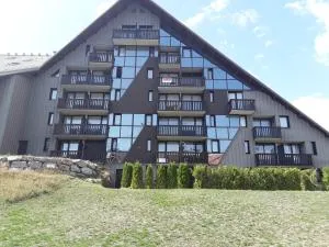 Appartement Reallon 5 personnes en rez de jardin - 雷阿隆