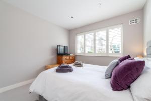 Garden Flat short walk to Kingston & Richmond Park