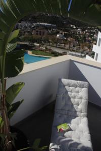 Sunny penthouse beach apartment with panoramic views