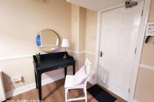 NEW Spacious & central 3bedroom apartment TV& WIFI