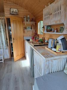 LA ROULOTTE DE FLORETTE avec jacuzzi gratuit