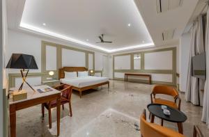 Highland Club with Swimming Pool-GYM