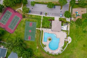 Cappy Hour! Lakefront townhome with backyard paradise and amazing community amenities!