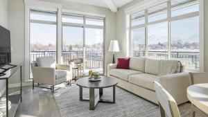 Landing Modern Apartment with Amazing Amenities (ID1266X998)