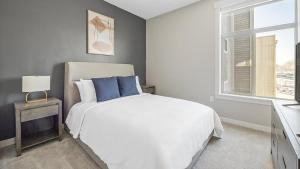 Landing Modern Apartment with Amazing Amenities (ID1266X998)