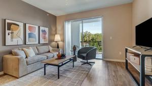 Landing Modern Apartment with Amazing Amenities (ID8403X48)