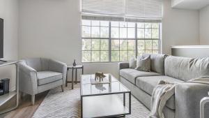 Landing Modern Apartment with Amazing Amenities (ID1167X009)