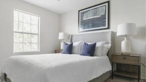 Landing Modern Apartment with Amazing Amenities (ID1167X009)