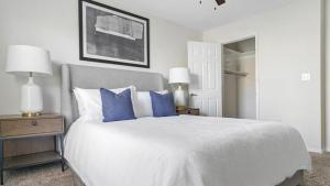 Landing Modern Apartment with Amazing Amenities (ID1167X009)