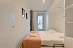 Huswell - Bright, modern apartment with terrace near beach