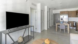 Landing Modern Apartment with Amazing Amenities (ID1402X307)