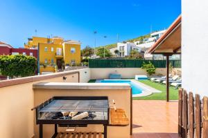 Villa Trueno Refugio de Lujo con Piscina Climatizada y Vistas