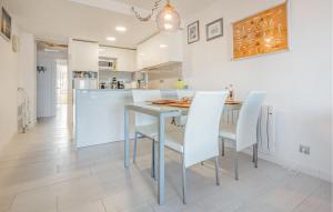 2 Bedroom Lovely Apartment In Lescala