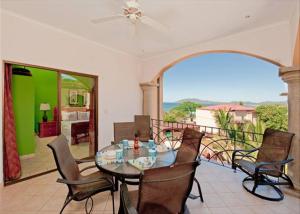 Beach Facing, large pool & guard in the town