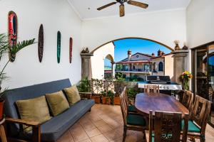 Family Setting, Big Pool Beach facing in towns