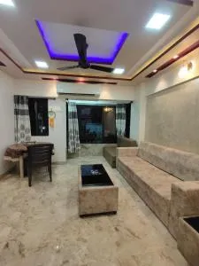 Cozy Furnished Apartment One Block From The Ocean - Mumbai