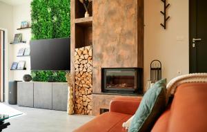 4 Bedroom Awesome Home In Dubravice 