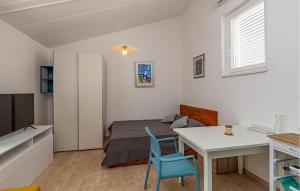 Cozy Apartment In Barbariga With Wifi
