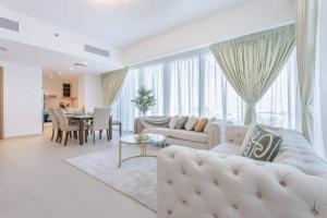 3BR facing Dubai Mall 5 min walk to Burj Khalifa