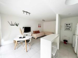 Depto Al A - Depto Zona Playa Grande para 4 PAX Con Cochera - Hola Sur