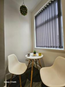 By the Joyous Stays - House with home comforts
