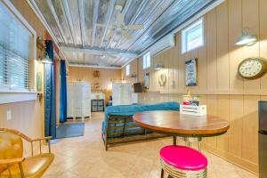 5 Mi to Beach Inglis Studio with Patio and Grill!