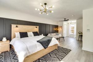 9 Mi to Camelback! Home with Hot Tub and Fire Pit