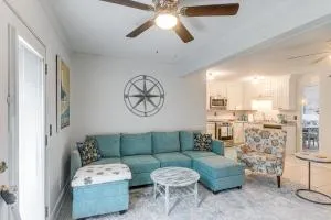 Inviting St Simons Island Townhome Walk to Beach! - Saint Simons