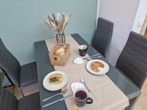 DEHOME - Enjoy - Stay by Central Station