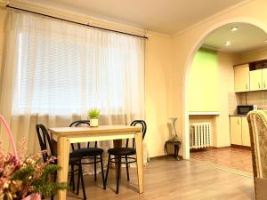 Яворницького 79 2 кв