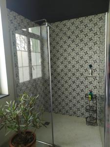 Sejours chez l'habitant le gite du lavoir : Chambre Double avec Salle de Bains Privative