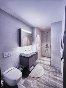 GLAD Spot: Zurich - Central - Design - Netflix