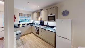 Family Tides at The Bay Filey, sleeps 5-6, 2 dogs welcome for free too