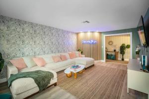 Heated Pool Mini Golf Game Room Fire Pit