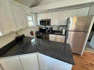 28 Night Heron - Two bedroom, two bath, pet friendly, 5 min walk to beach and pool