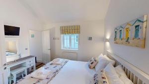 The Blue Anchor at The Bay Filey, sleeps 4, 2 dogs welcome for free too