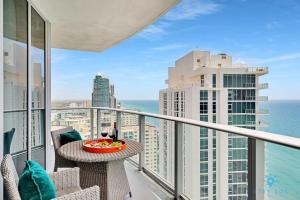 Insane Ocean View Balcony- Beachfront Resort - Pools