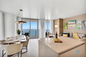 Insane Ocean View Balcony- Beachfront Resort - Pools