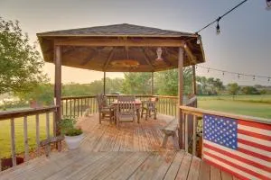 Red Bluff Inn and Retreat with Entire Ranch on Lake! - Leedey