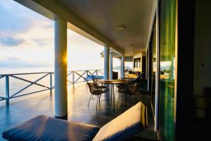 Villa Club Tropicana Carana with infinity pool