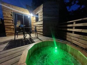 La Cabane dans les Arbres - Les Pieds dans le Pré
