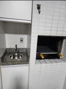 4- Varam, piscina, CHURRASQUEIRA, próximo à praia