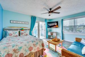 PCB Apt with Balcony and Gulf Views Walk to Beach